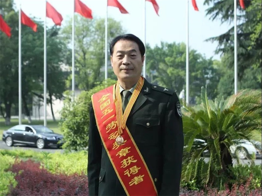 1588823938100268.jpg 劳模宋俊明.jpg